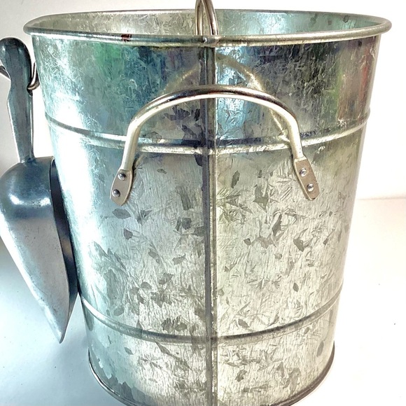 Galvanized Ice Bucket With Handles, Lid, Liner, And Scoop - Picture 4 of 14
